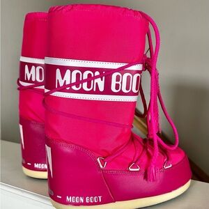Kids Hot Pink Moon Boots (size range is 13-2)